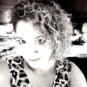 Meet your Posher, Adina